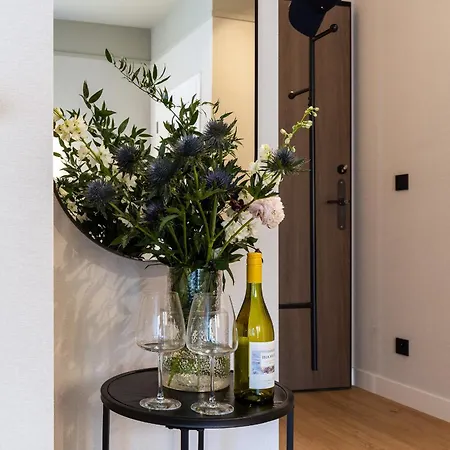 Monciak Elegance - Plaza By Oneapartments